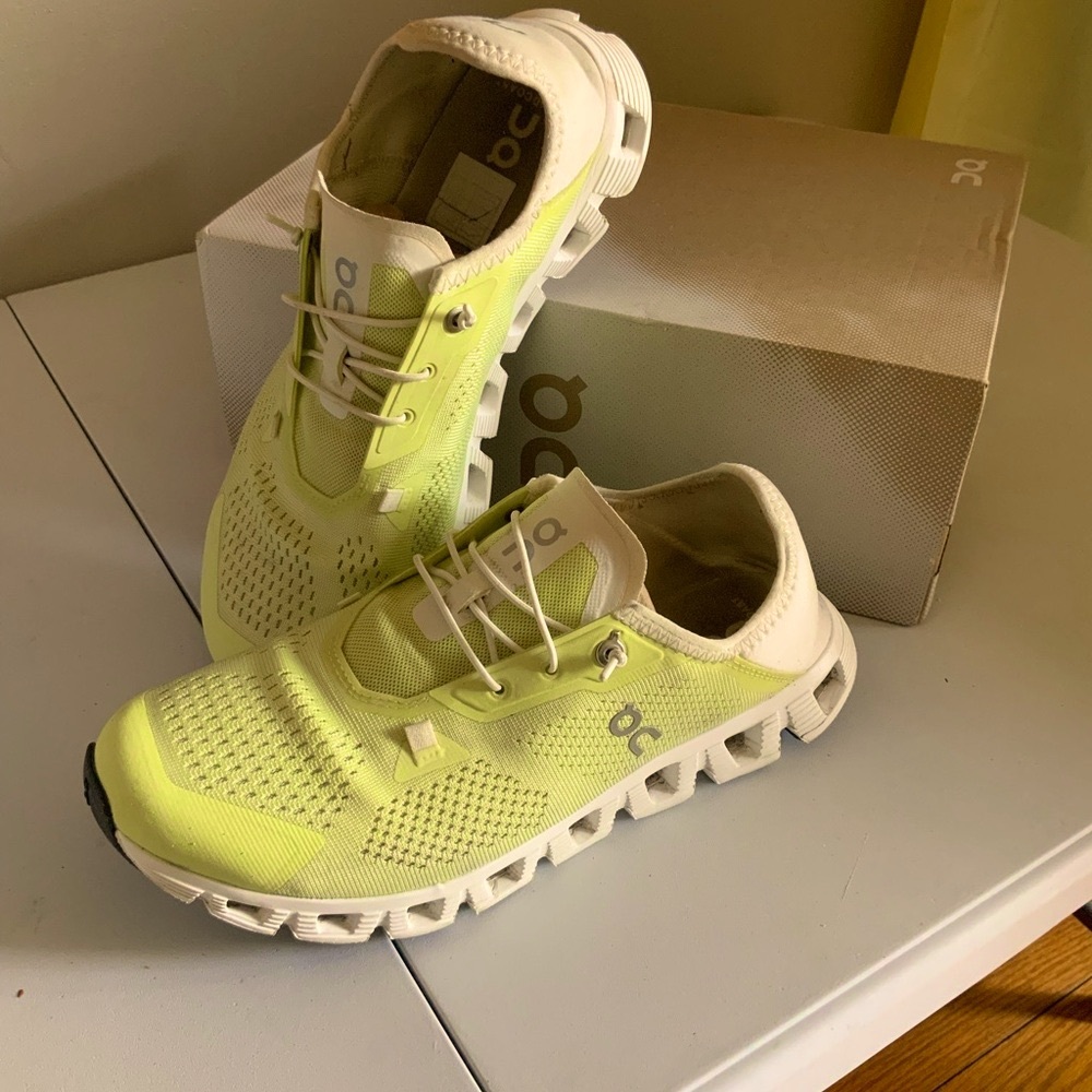 On Cloud Athletic Shoes Hay/Ivory